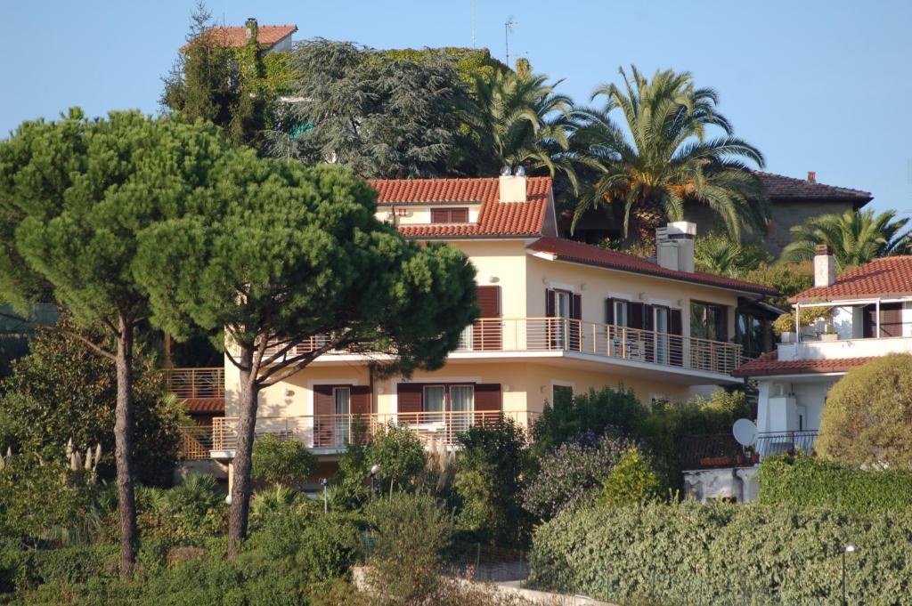 Castelnuovo Di Porto Clarice Hotel מראה חיצוני תמונה